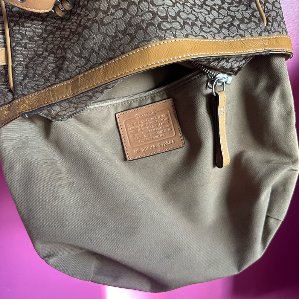Y2K Coach Gallery Signature Jacquard Tote Bag - Picture 13 of 14